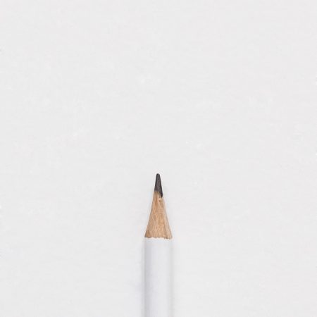 one_pencil_white-yoann-siloine-532514-unsplash